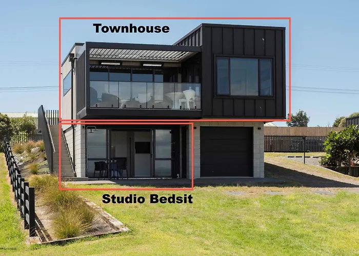 Pukehina Estuary Sunset Views Townhouse & Studio